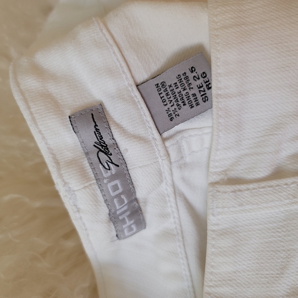 🤍CHICO'S PLATINUM JEANS🤍 - Picture 8 of 14